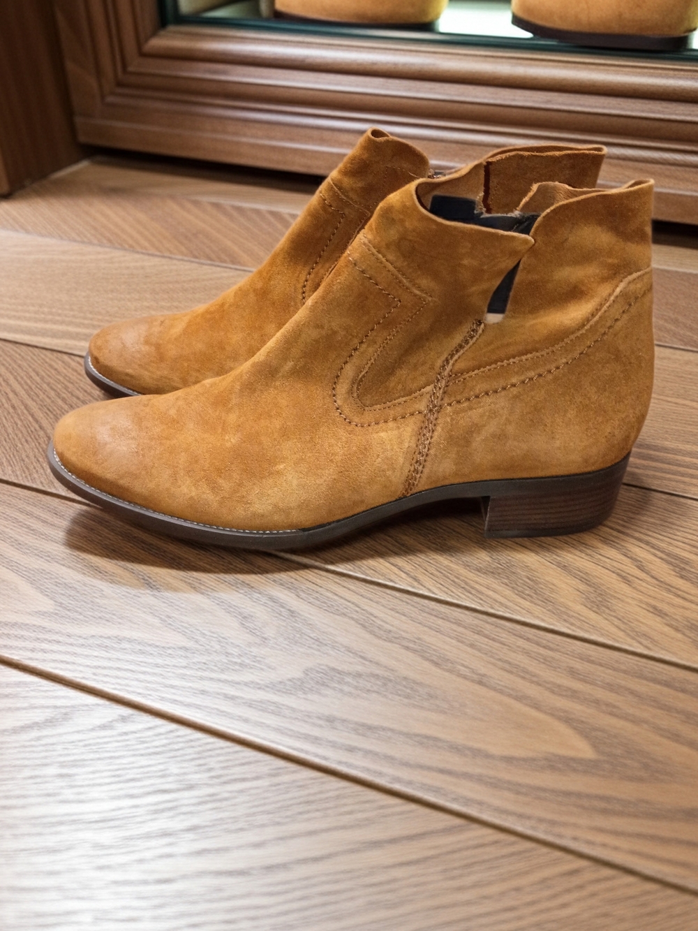 New Paul Green Boston Nubuc Suede Ankle Booties in Cognac Size 9